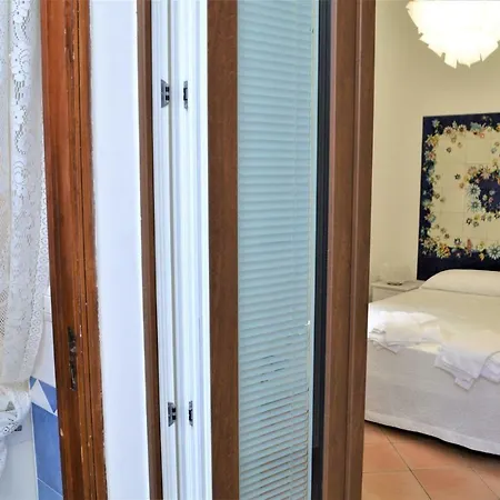 La Corte Dei Naviganti - Amalfi Coast - Bed & Breakfast 2*